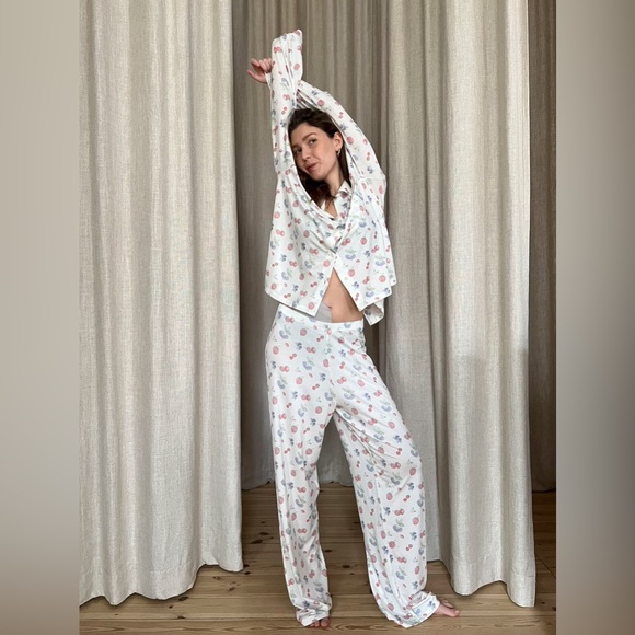 Djerf Avenue Go Slow Pants Summer Berries - Picture 5 of 11